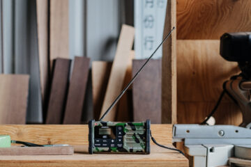 DSCF8130 Radio Survivor DAB+, camouflage