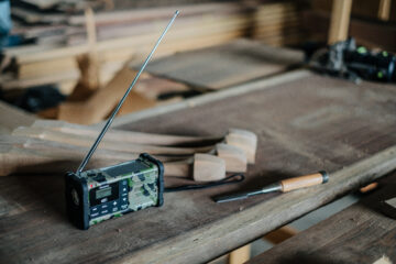 DSCF8155 Radio Survivor DAB+, camouflage