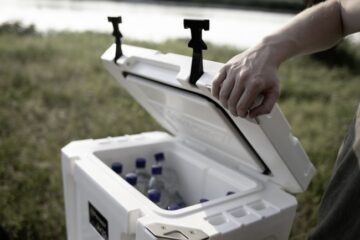 4z7a8550 Petromax Cool Box 25 Litre alpine white